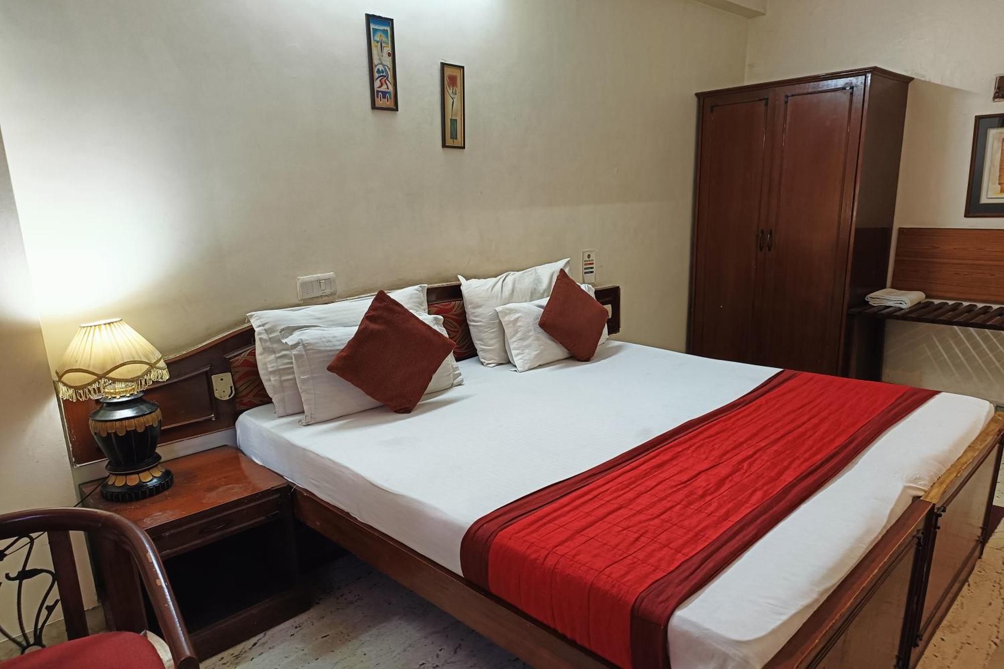 Hotel Indraprastha Delhi  Buitenkant foto