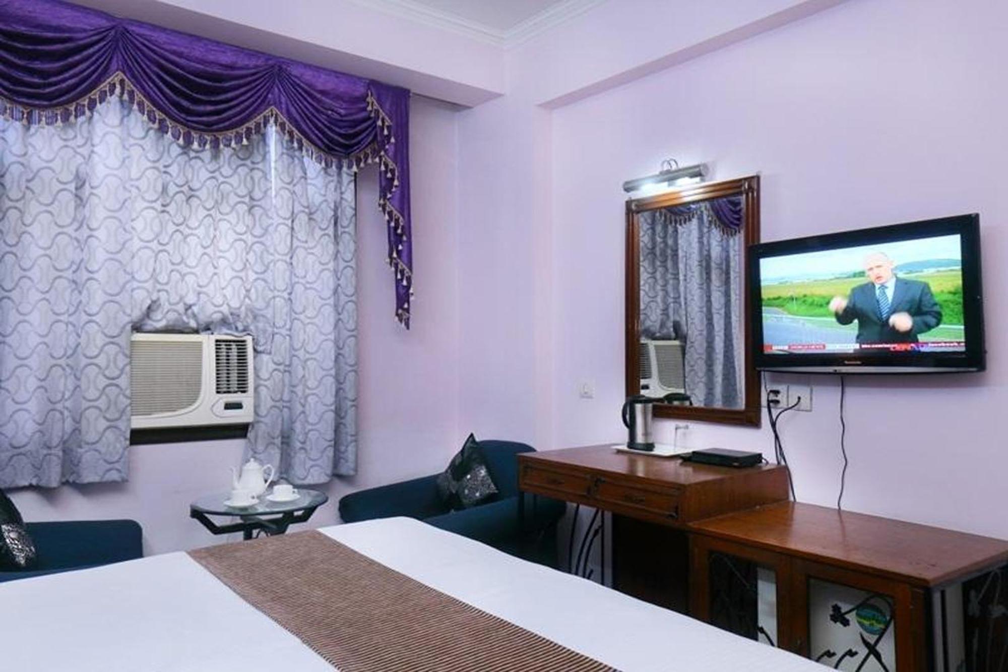 Hotel Indraprastha Delhi  Buitenkant foto