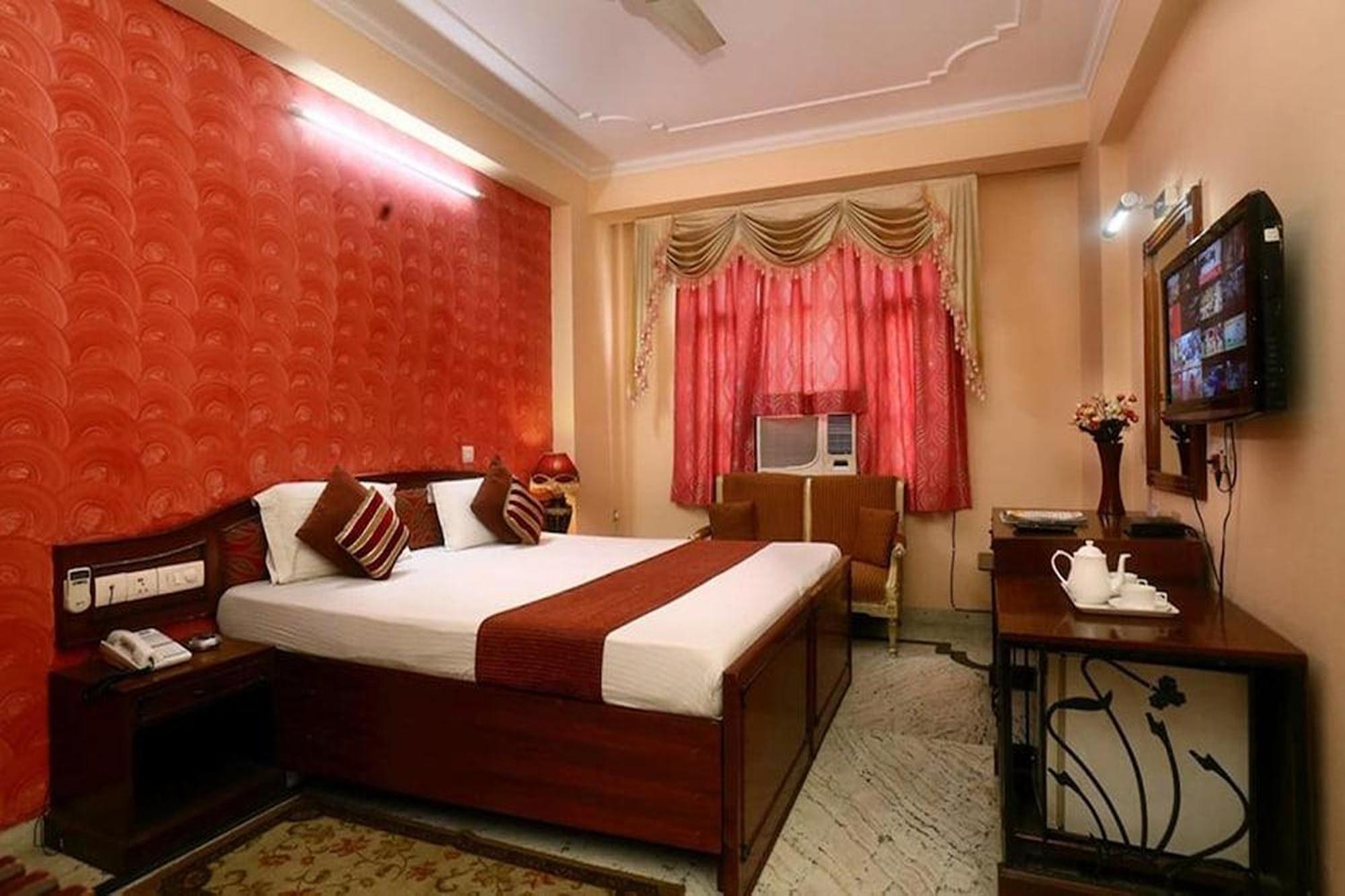 Hotel Indraprastha Delhi  Buitenkant foto