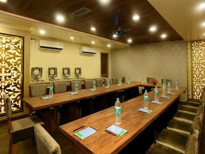 Hotel Indraprastha Delhi  Buitenkant foto