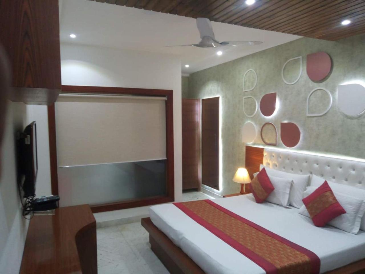 Hotel Indraprastha Delhi  Buitenkant foto