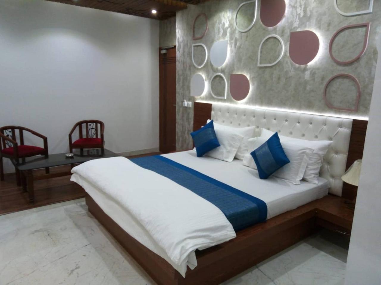 Hotel Indraprastha Delhi  Buitenkant foto