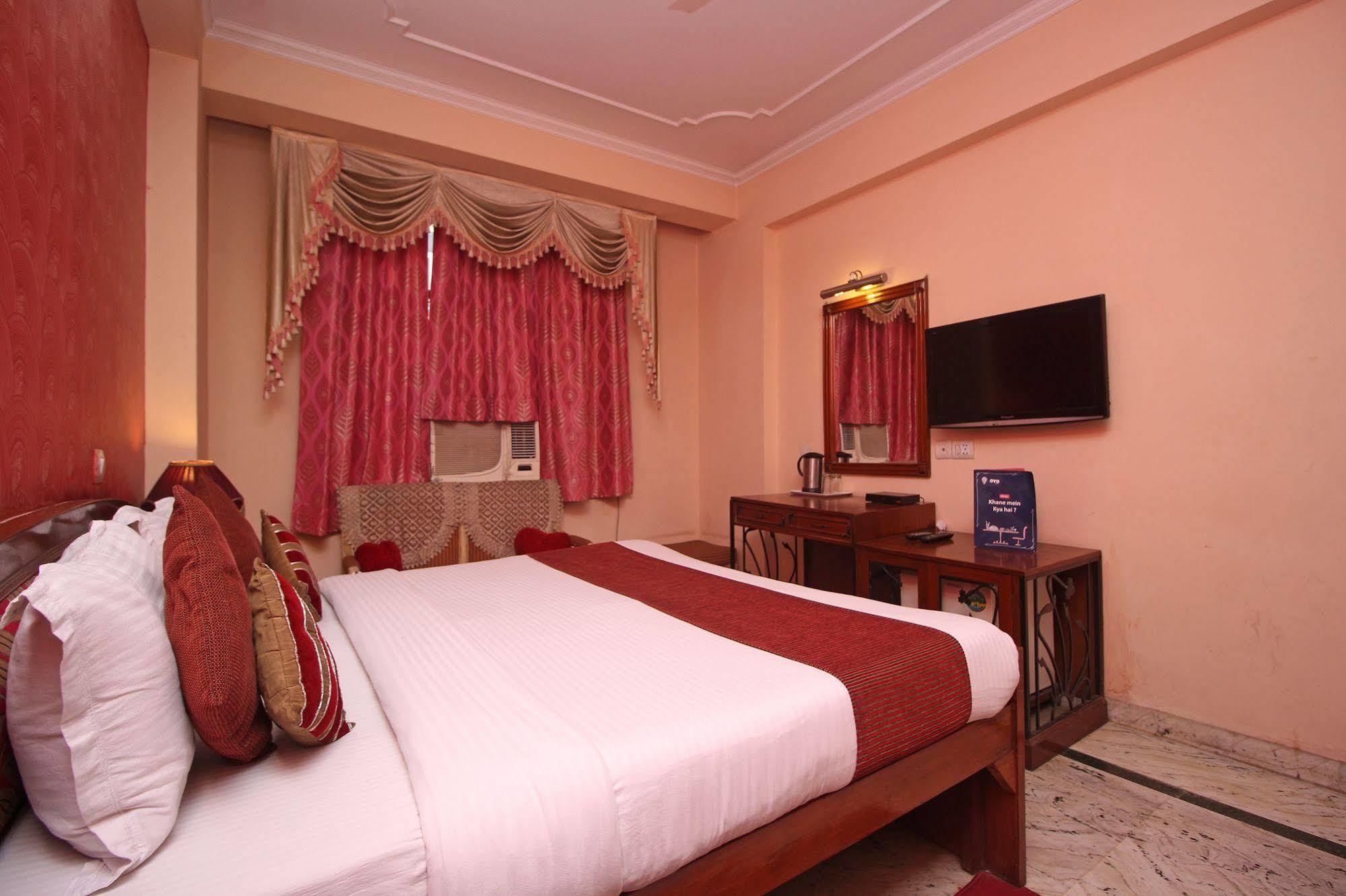 Hotel Indraprastha Delhi  Buitenkant foto