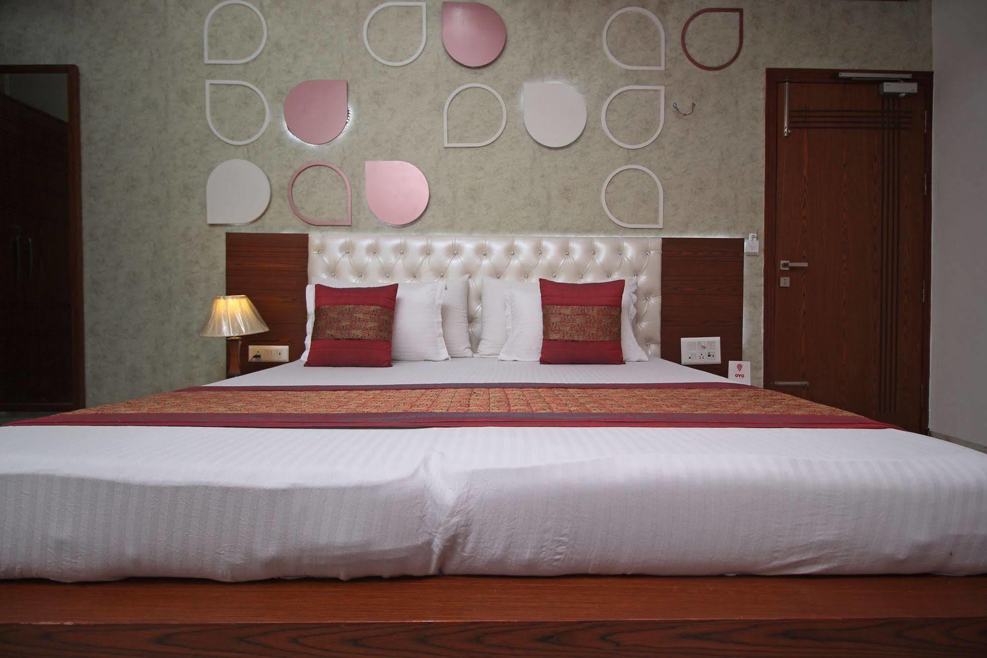 Hotel Indraprastha Delhi  Buitenkant foto